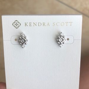 NWT- Kendra Scott stud earrings